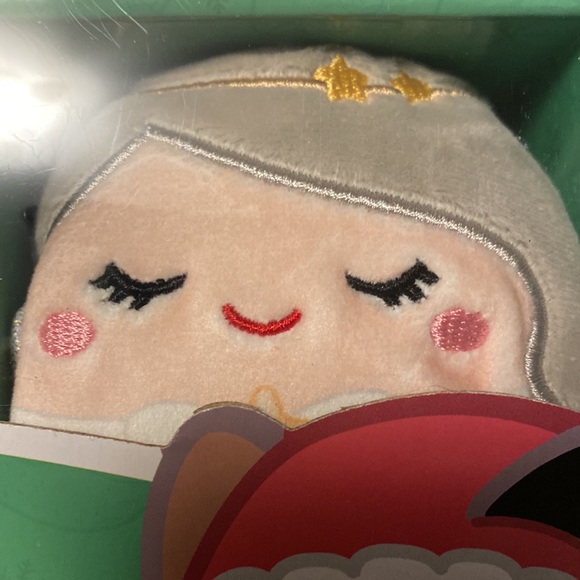 NEW 2022 Squishmallows Winter Collection,
6-pack 4” Ornaments - Picture 6 of 10